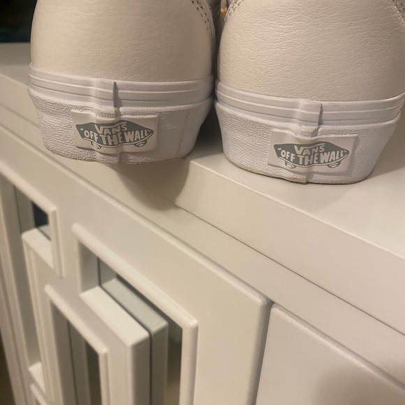 VANS WHITE LEATHER RUNNERS - Picture 3 of 6